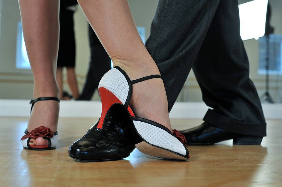 benefits of ballroom dance class